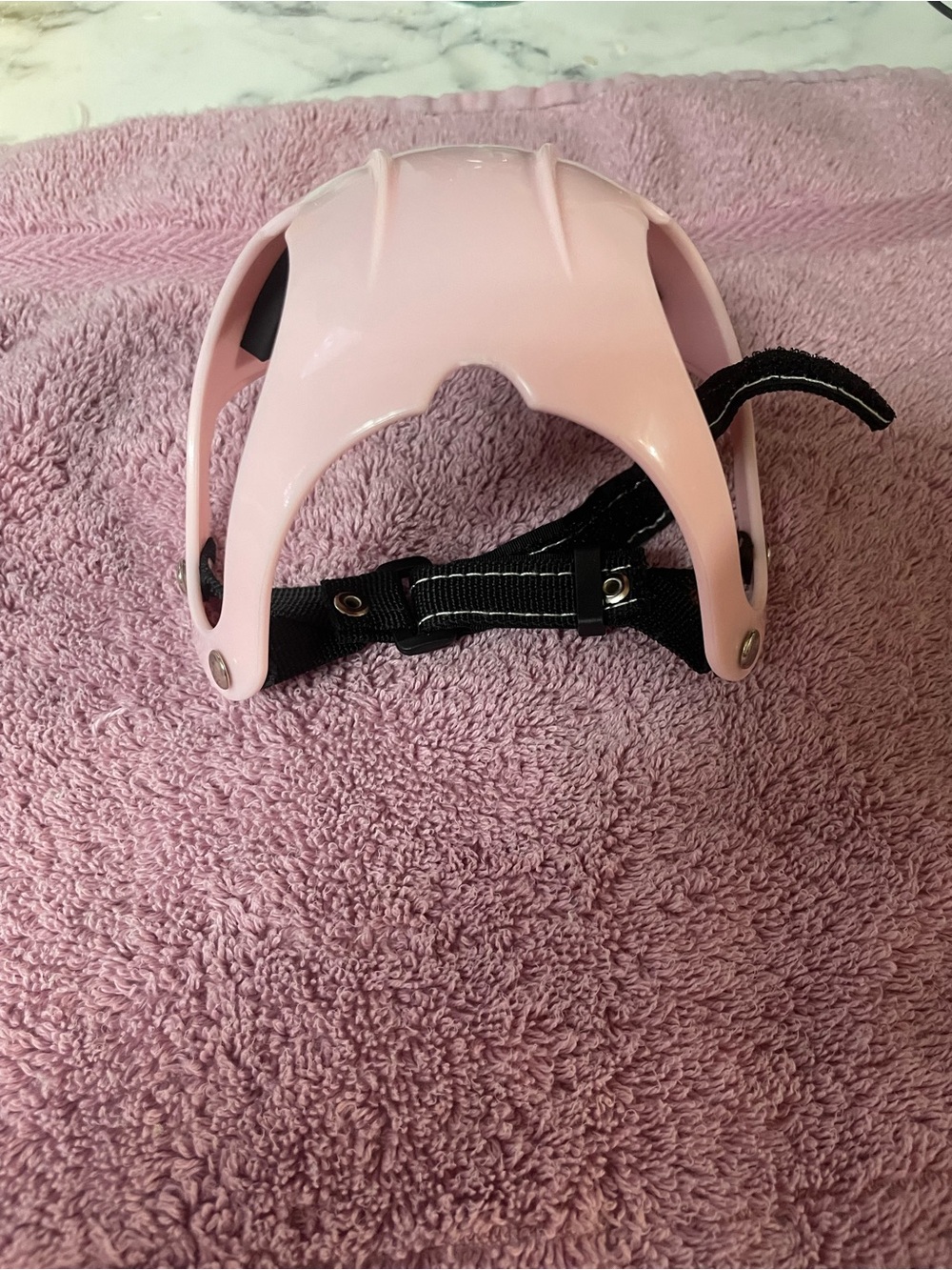 Lightweight Pink VR/AR Headset Accessory - Compact Protective Shell